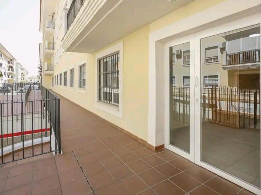 Alojamiento Con Piscina Y Parking En Sevilla La Algaba Exterior foto